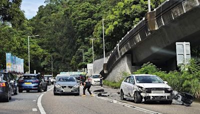 大埔公路6車相撞 往大圍方向交通受阻