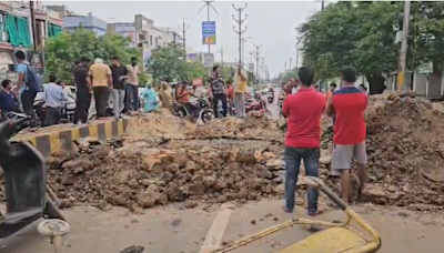 VIDEO: One Dead, Two In Coma After Bike Falls Into Open Sewage Chamber Due To Lack Of Street Light In Gwalior