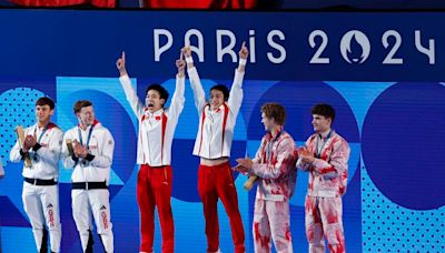 Los chinos Yang y Lian ganan en el salto sincronizado masculino en plataforma de 10 metros