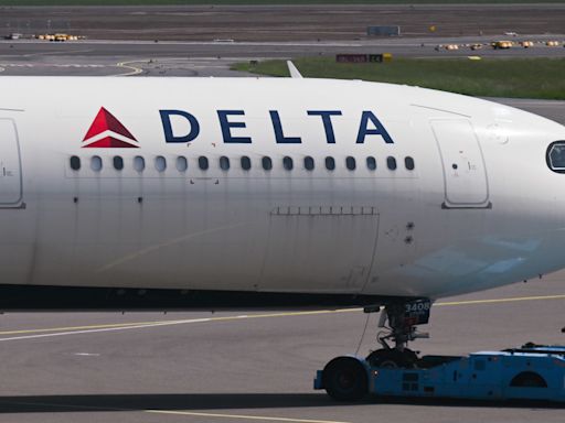 Analyst revises Delta Air Lines stock price target before earnings