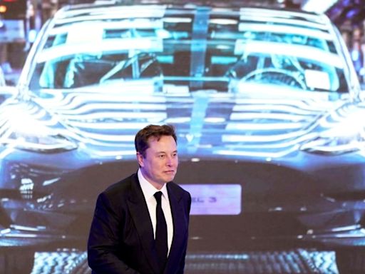 Opinion: Elon Musk’s Wild Week Raises Fears Over His Empire’s Future