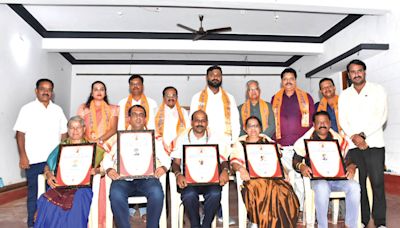 ‘Kayaka Yogi Basavashri’ awards conferred - Star of Mysore