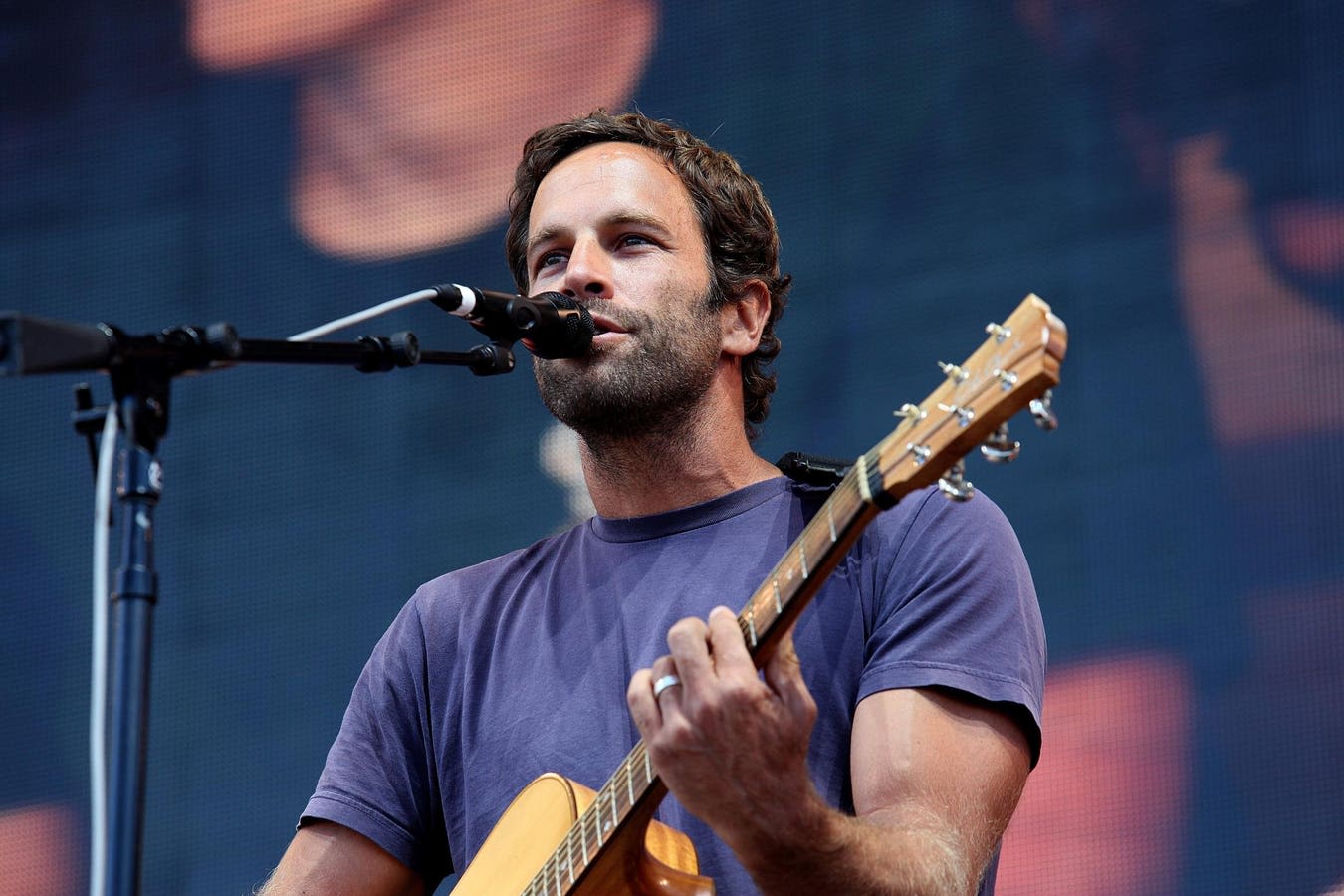 Jack Johnson Hits A Billboard Chart For The First Time With A Song That’s Nearly 20 Years Old