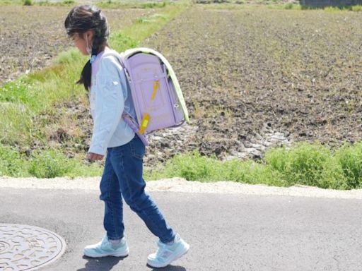 家長注意了！孩子書包「流行1小物」太危險