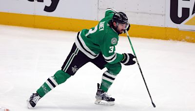 Maple Leafs acquire Chris Tanev's rights from Stars