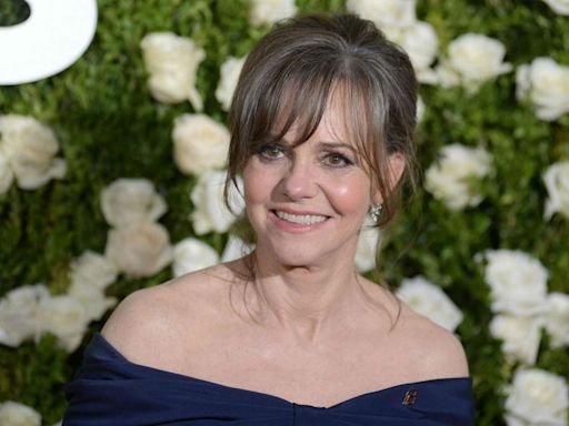 “Es un costado que la gente raramente conoció”: Sally Field reveló una emotiva anécdota con Robin Williams