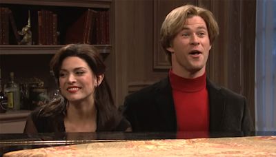 Some SNL Hosts Are Huge Surprises. Why Cecily Strong Was 'Most Shocked' When Chris Hemsworth Made His Debut