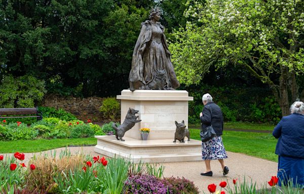 See the bronze, corgi-adorned statue honoring Queen Elizabeth II on her 98th birthday: Photos