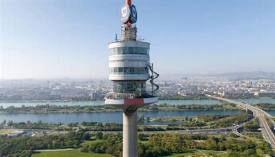 Donauturm feiert Geburtstag und verteilt dazu Geschenke