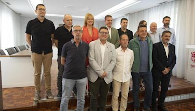 Acto de agradecimiento al personal que ha finalizado su etapa laboral en el ayuntamiento de Xàtiva