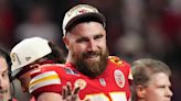 Chiefs and tight end Travis Kelce agree to 2-year extension, AP source says