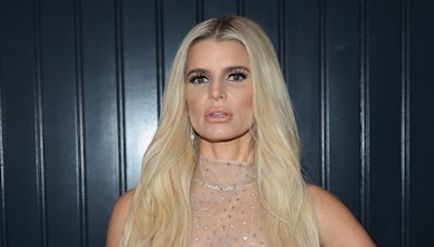 Jessica Simpson Claps Back at Claim She's Drinking