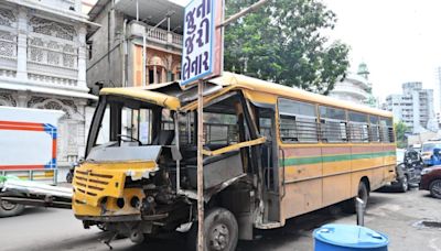 Mumbai: Two kids, cleaner injured in school bus accident on JJ flyover; driver held