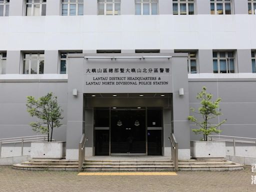 東涌41歲女揮雙刀施襲被捕 36歲丈夫受傷送院