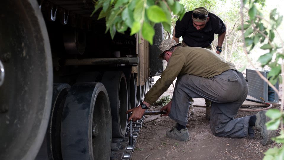 Soldiers in Ukraine say US-supplied tanks have made them targets for Russian strikes