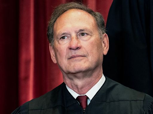 Justice Alito's home flew flag upside down after Trump's 'Stop the Steal' claims, report says