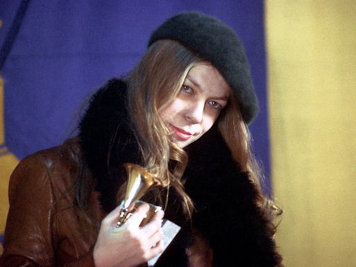 Rickie Lee Jones: A Look Back at the Hip Singer-Songwriter Who Took the Late '70s by Storm