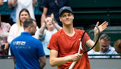 Jannik Sinner turns diving Halle hot shot into momentum shift for winning world No. 1 debut | Tennis.com