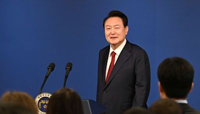 Analysis-Low expectations for rare summit between China, Japan and South Korea