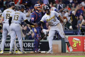 Michael A. Taylor’s clutch homer lifts Pirates to 5-3 win over Astros