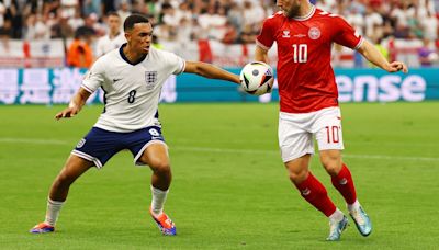 England's Alexander-Arnold experiment is not working