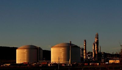 Australia backs long-term gas drilling despite 2050 climate goals