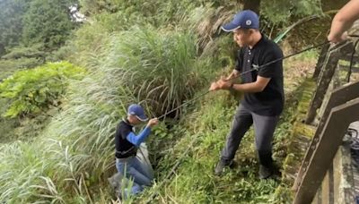 吃完便當扔山下！太平山人員涉險「垂降清垃圾」驚險畫面引眾怒│TVBS新聞網