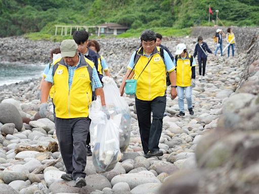 響應國家海洋日 動員人力龜山島護海淨灘 | 蕃新聞