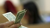Dólar recua frente ao real após atingir maior valor em quase 2 anos Por Reuters