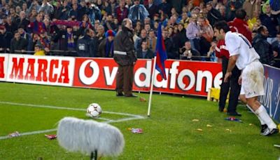 Figo calienta el Real Madrid vs Barcelona y revive la cabeza de cerdo en el Clásico