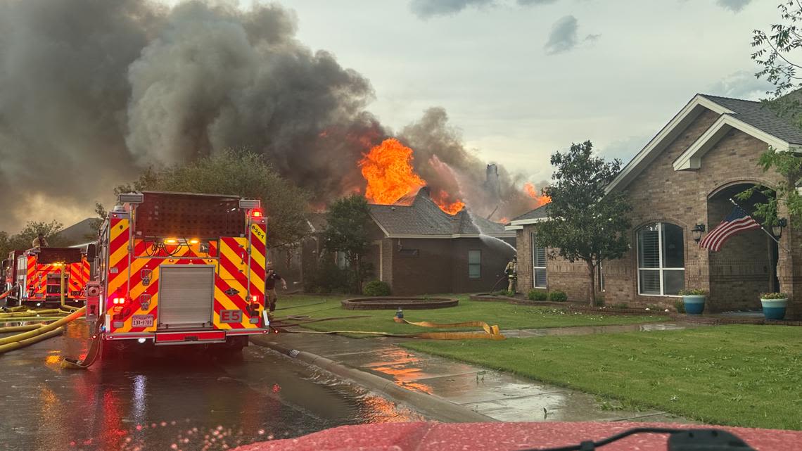 Fire in Midland displaces one family