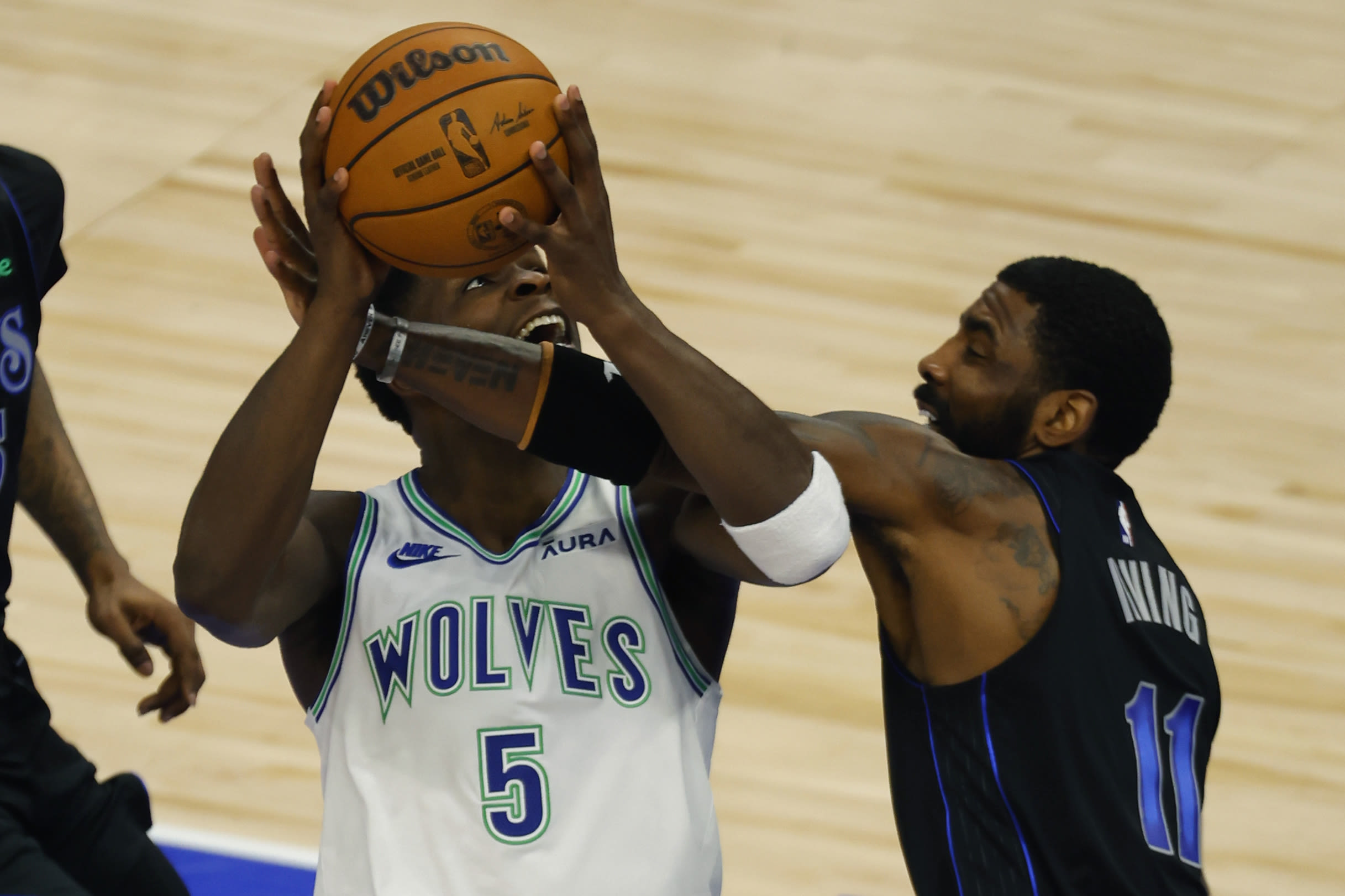 T-wolves struggling to get Edwards going, as another off game has them down 2-0 and headed to Dallas
