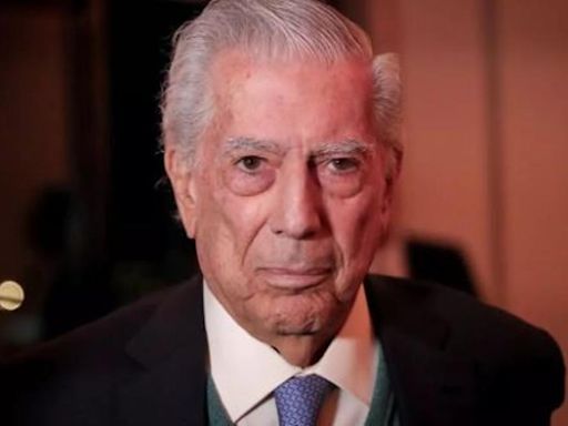 Saltan las alarmas por el estado de salud de Mario Vargas Llosa y su desconocida enfermedad: 'Está mal'