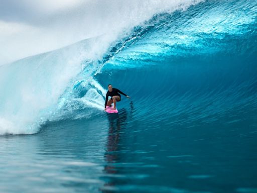 Carissa Moore Returns, Will Compete in 'World’s Most Luxurious Surfing Event'