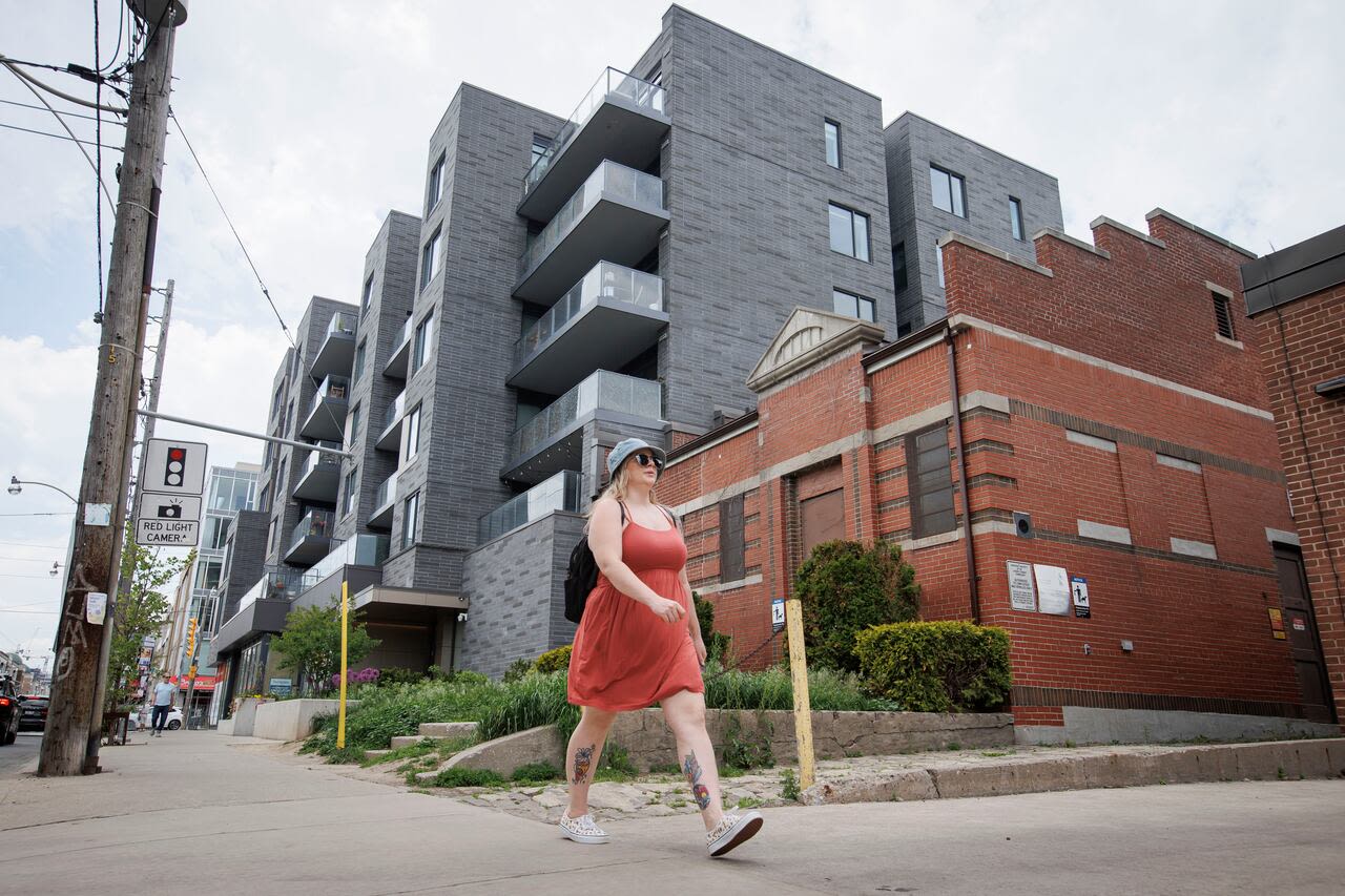 Toronto will allow townhomes, small apartments on major streets