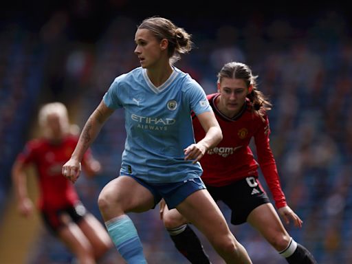 Man City's Kerstin Casparij hit with FA charge for allegedly sticking middle finger up at Man Utd fans | Goal.com English Oman