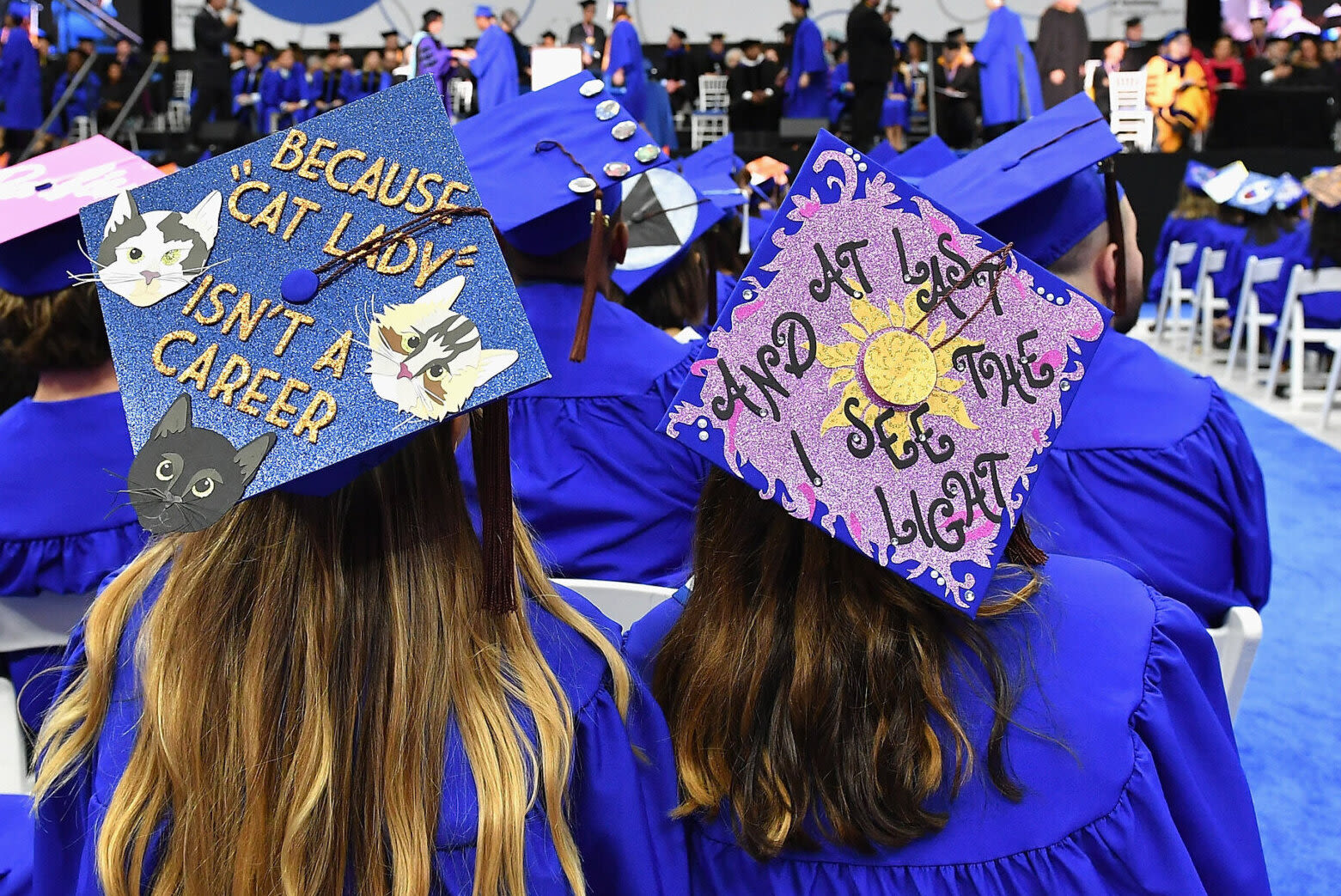 Montgomery County students will have the chance to decorate their graduation caps - WTOP News