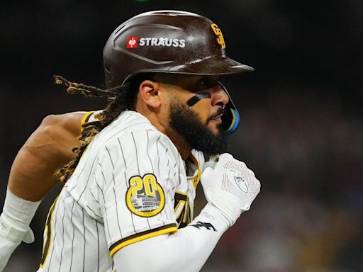 MLB Helmet Stickers Annoy Fans as Strauss Makes U.S. Debut