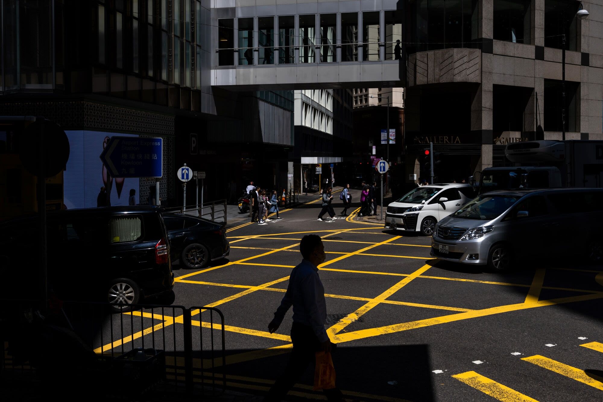 Hong Kong Bankers Get a Boost From Convertible Bond Frenzy