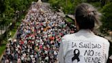 La marea blanca llena las calles de Madrid en defensa de la sanidad pública