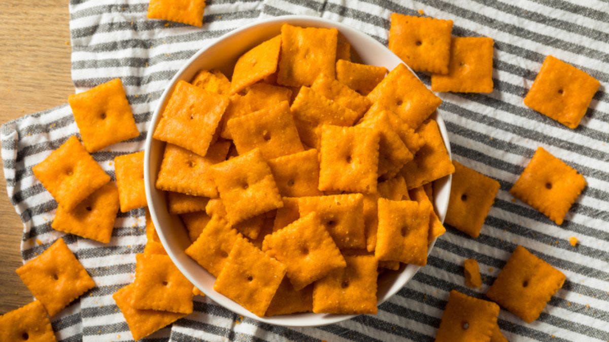 This Homemade Cheese Crackers Recipe Is So Easy, You’ll Never Buy Store-Bought Again