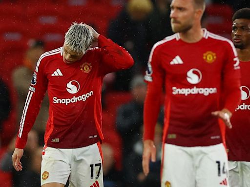 Premier League 2024-25: Man United loses 3-0 at home to Tottenham, Bruno Fernandes sees red