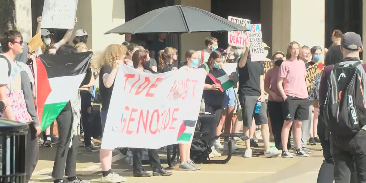 Dozens of students at University of Alabama protest in support of solidarity with Palestine