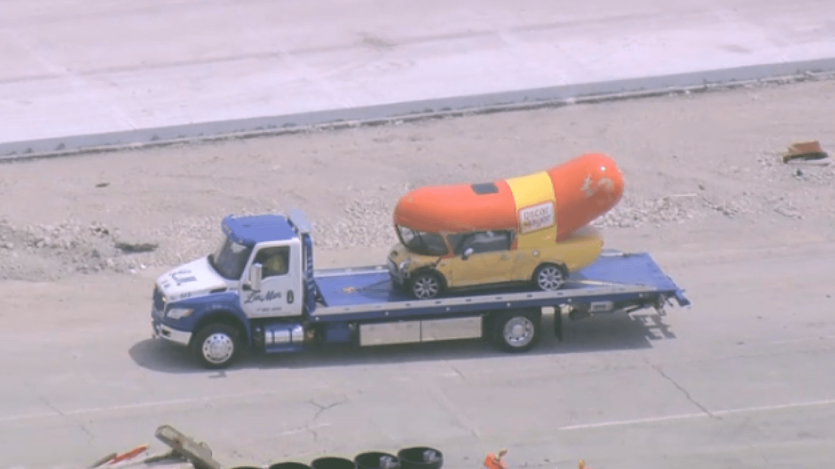 Oscar Meyer Wienermobile crashes; flips on its side on busy Chicago-area roadway