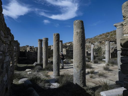 Ancient Greek sanctuary slowly sinks into the Aegean Sea