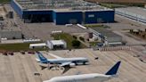 Leonardo dodges four-month 787 plant shutdown with union pact