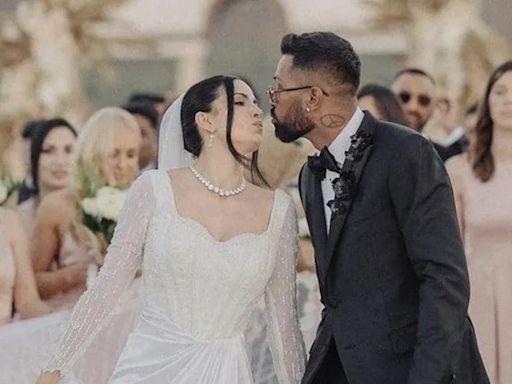 Natasa Stankovic-Hardik Pandya's Love Story: Timeline From Love At First Sight To Divorce Rumours - News18