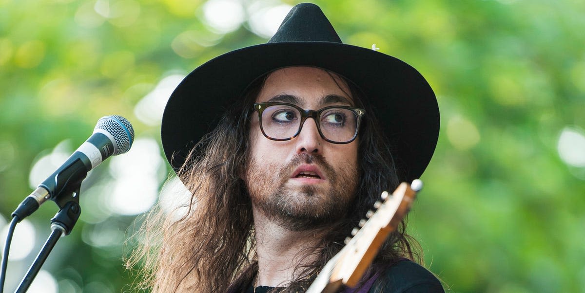 Sean Lennon Says Taylor Swift's "Bad Blood" Lyrics Made Him "Uncomfortable" for the Most Random Reason