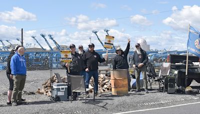 Local Boeing firefighters continue to picket during lockout