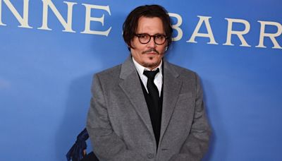 33 anos mais nova: Quem é a modelo que estaria namorando Johnny Depp?